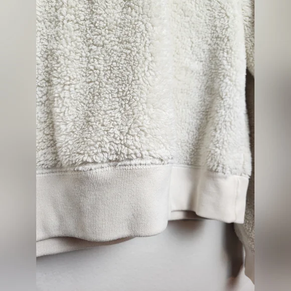 Abercrombie and Fitch Women's Crewneck Fuzzy Sweater - Picture 3 of 7